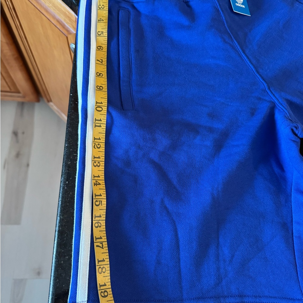 Adidas Men's Royal Blue Athletic Shorts Size M - Picture 6 of 6